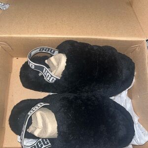 Women’s ugg slipper size 8